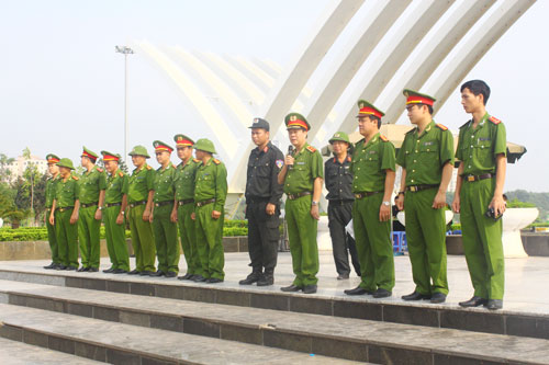 Kiểm tra, động viên lực lượng tham gia diễu binh, diễu hành